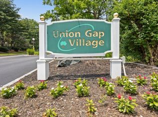 77 N Slope Un, Clinton, NJ 08809
