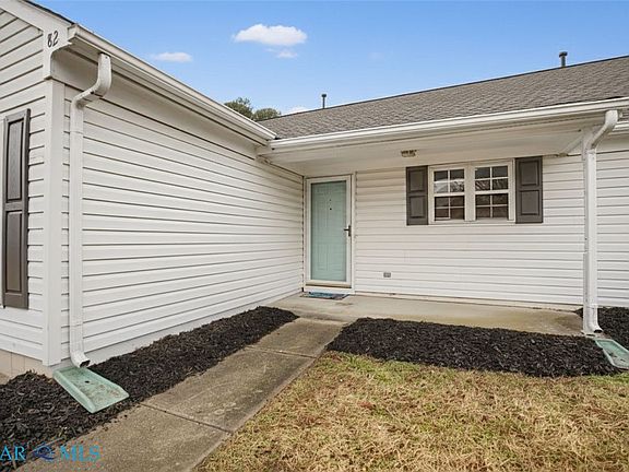 3rd image of 82 Red Robin Tpke