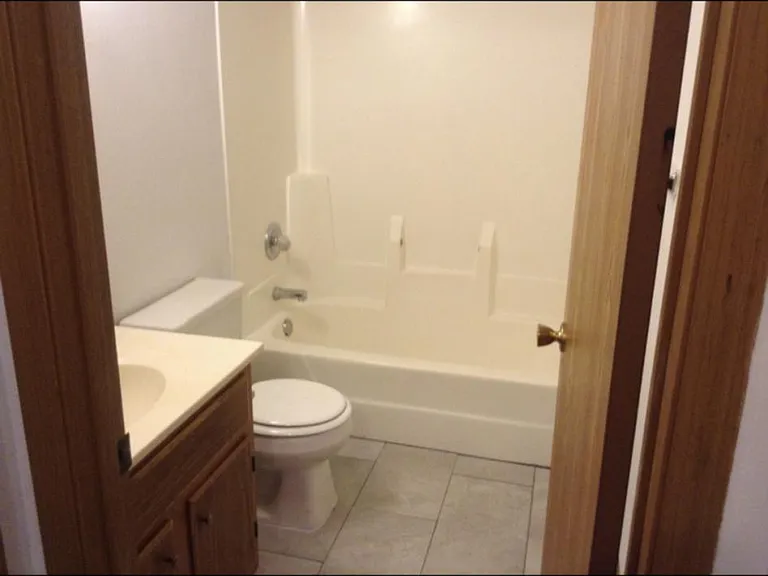 631 Vicksburg Dr #J — Photo 7