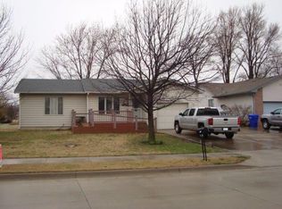 217 N Adams St, Hillsboro, KS 67063
