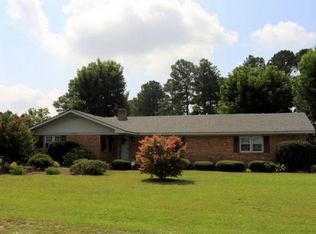 200 Fairview St, Clinton, NC 28328
