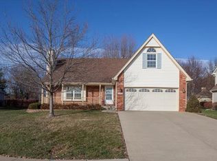 2704 SE 2nd St, Lees Summit, MO 64063