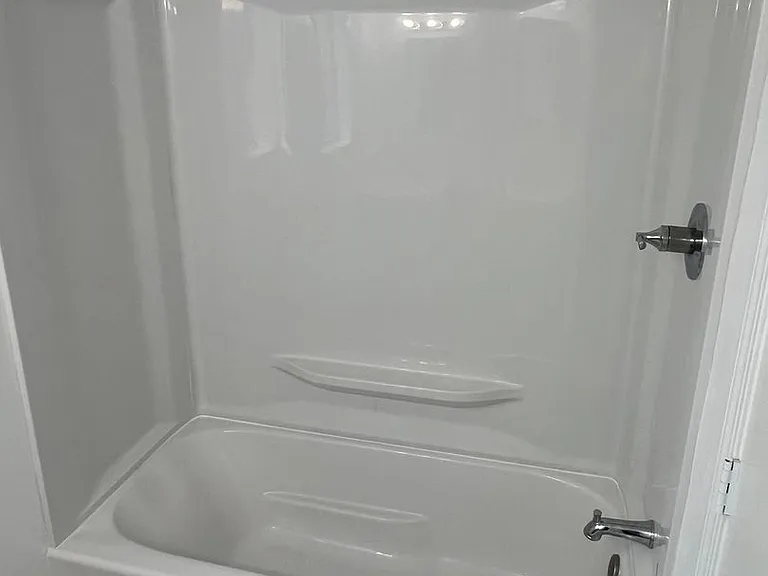 662 N Gordon St — Photo 12