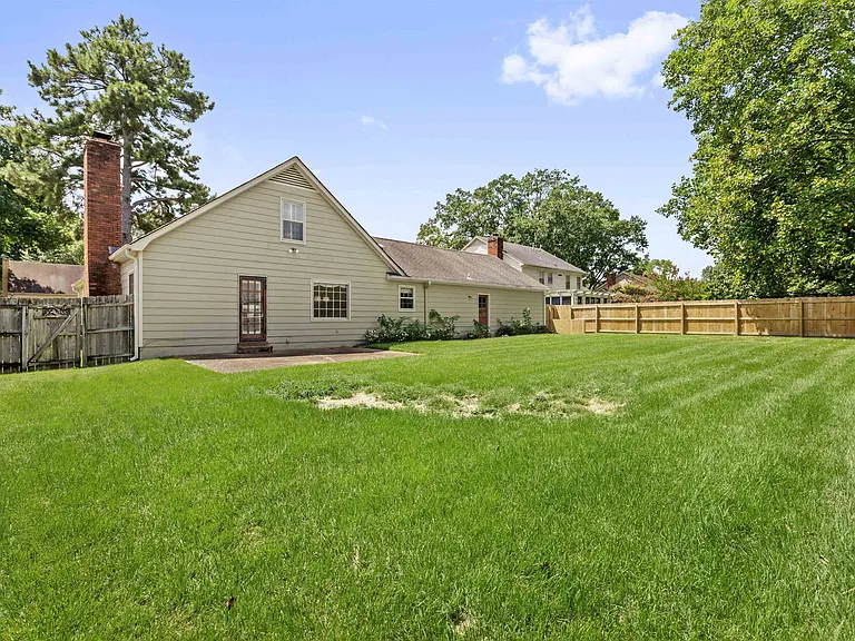 8604 Sandpoint Dr — Photo 23
