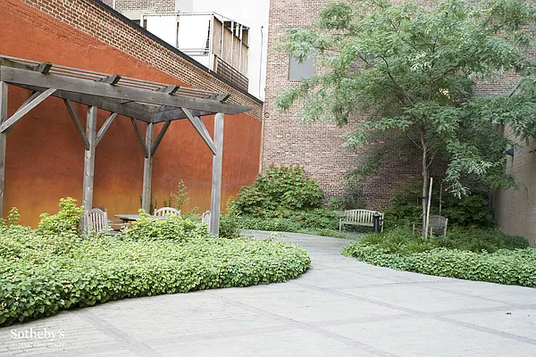 Rented by Sotheby's International Realty | media 7