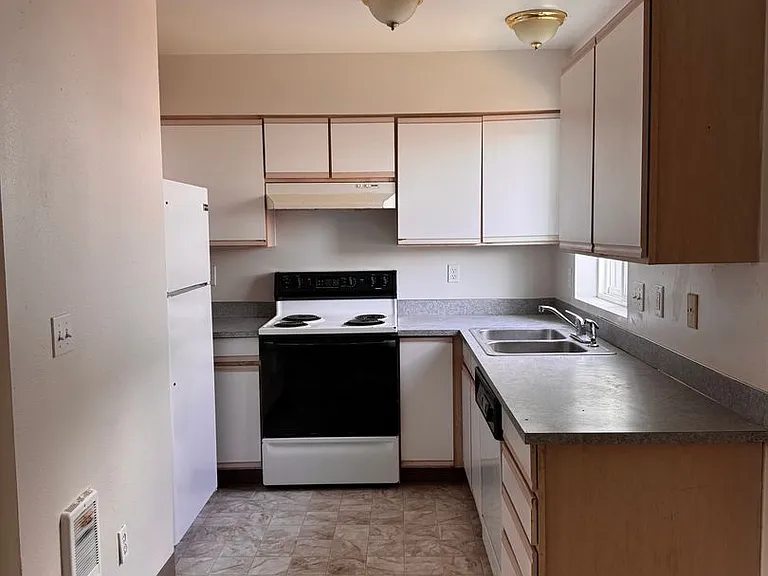 1107 Browne Ave — Photo 4