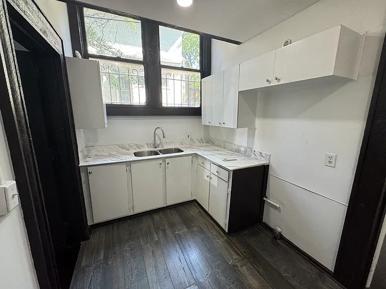 1421 13th St S #4 — Photo 3
