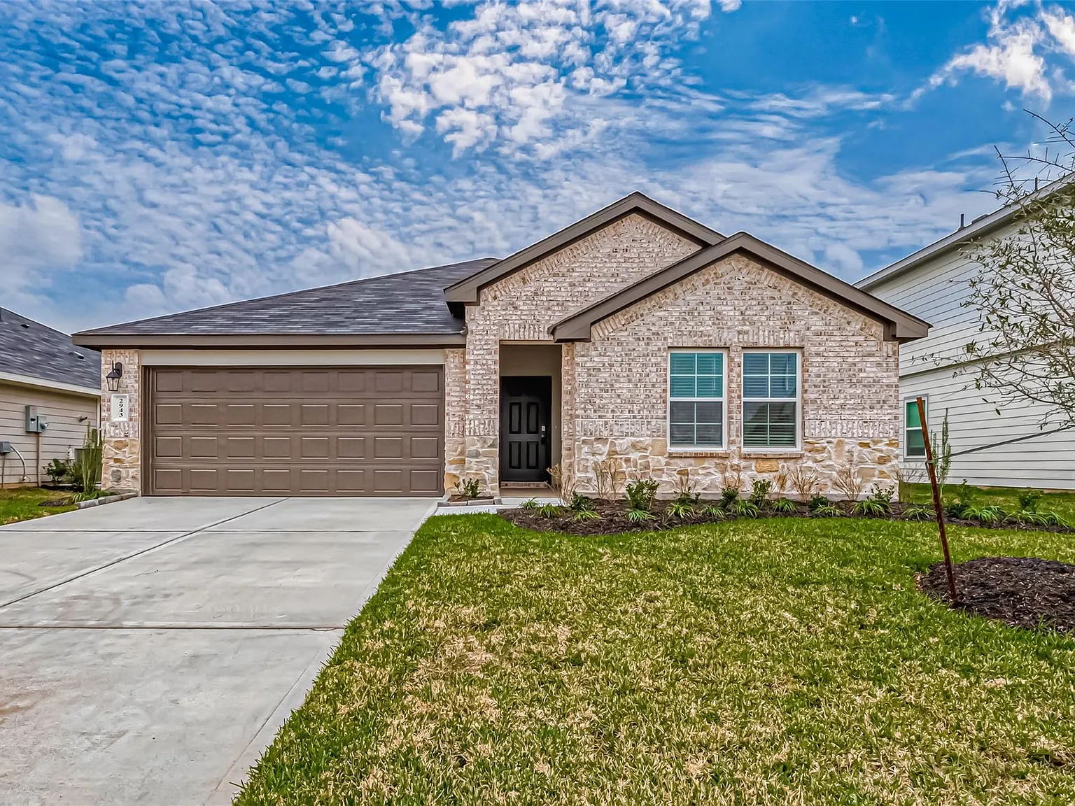 4 bed, 3.0 bath, 2193 sqft, $2,700 — Photo 1