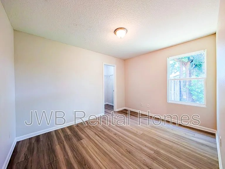 2216 White Ave — Photo 8