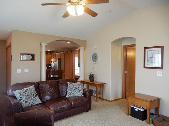 4th image of 1547 Deerfield Dr