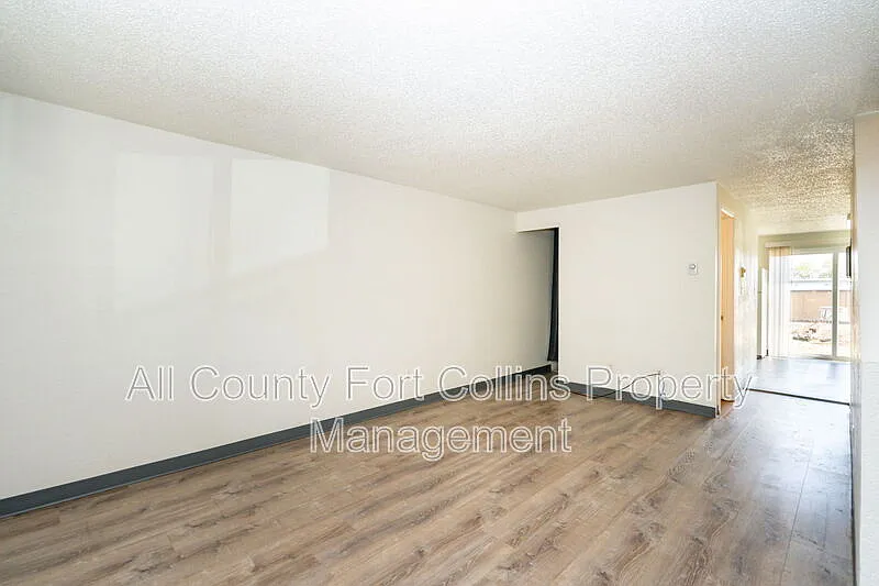 2 bed, 1.5 bath, $1,250 — Photo 2