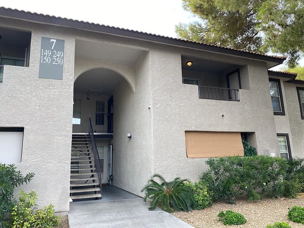 3 bed, 2.5 bath, 1243 sqft, $1,495 — Photo 4