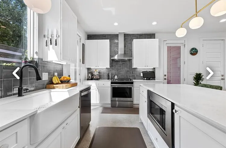 2413 E 9th St #1 — Photo 12