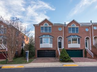 8158 Madrillon Ct, Vienna, VA 22182