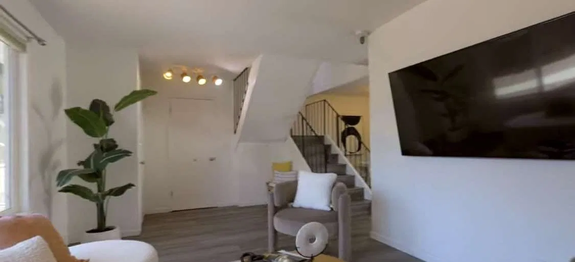 4 bed, 1317 sqft, $2,740 — Photo 3
