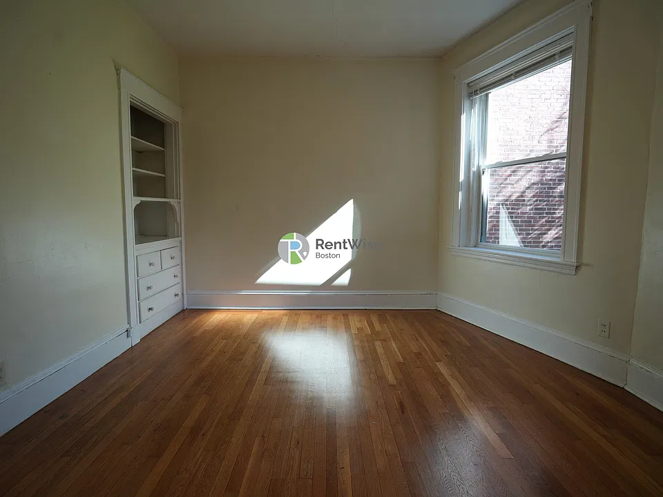 1725 Commonwealth Ave #4