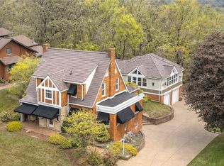 832 Ridge Rd, Ambridge, PA 15003