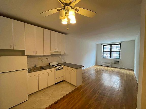2nd image of 1450 2nd Ave APT 4H