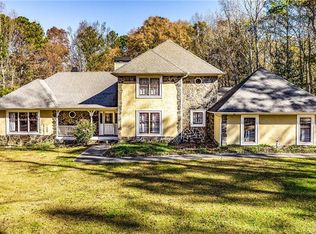 221 Ragsdale Rd, Sharpsburg, GA 30277