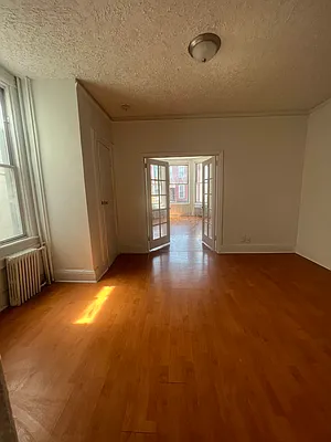 Rented by Standard Living Realty Inc | media 29