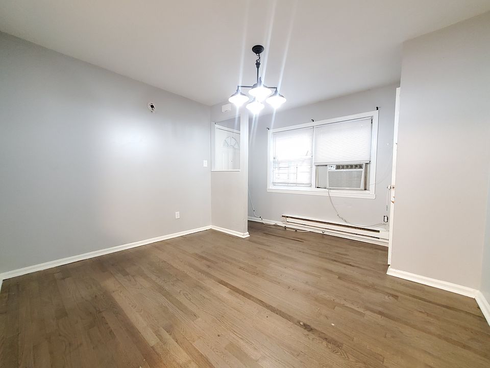 2nd image of 991 Broadway #17E