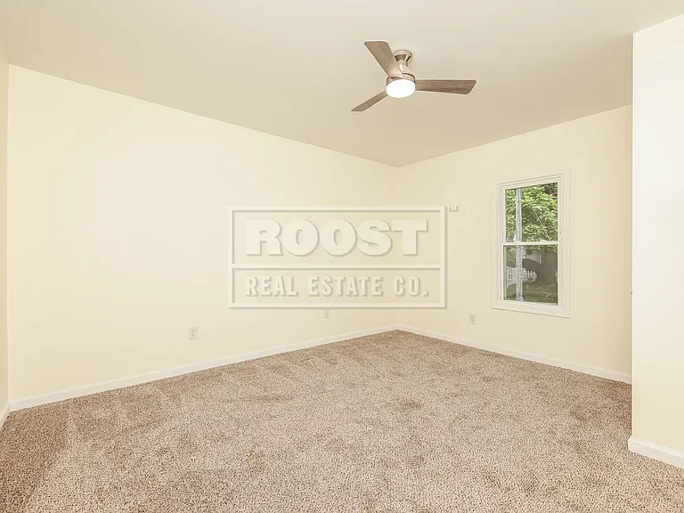 955 Avondale Ave — Photo 8