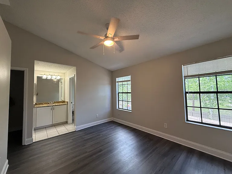 2982 Embassy Ct — Photo 11