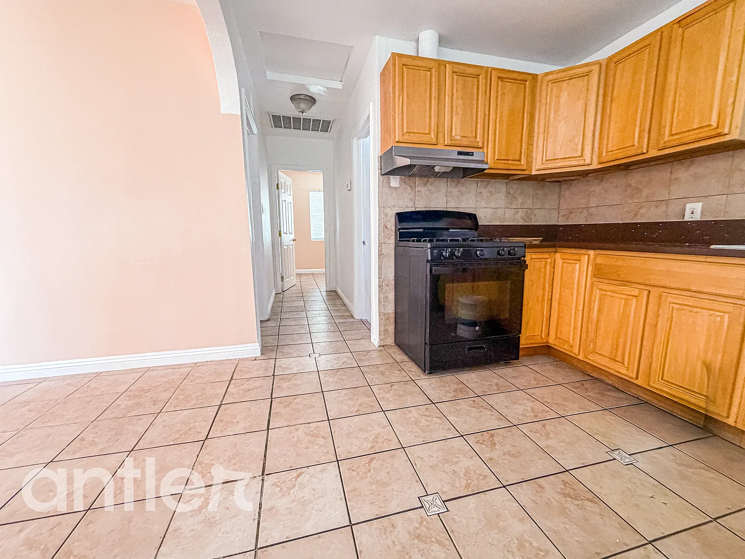 4 bed, $3,400 — Photo 1