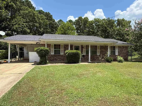 612 N Walnut St, Warren, AR 71671