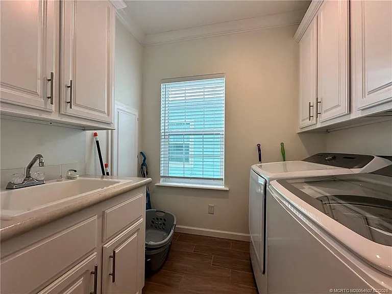 378 NE Wharfs Way — Photo 19