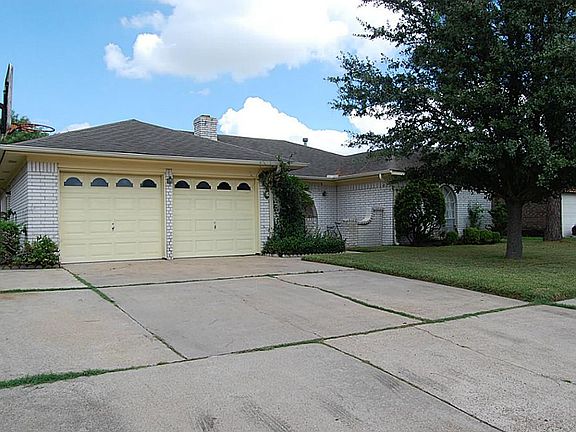 Owners have extended the drive way.  Could be a 3 car drive way