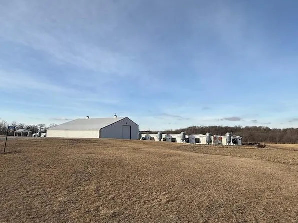 16011 Guberud Hill Dr, Spring Grove, MN 55974