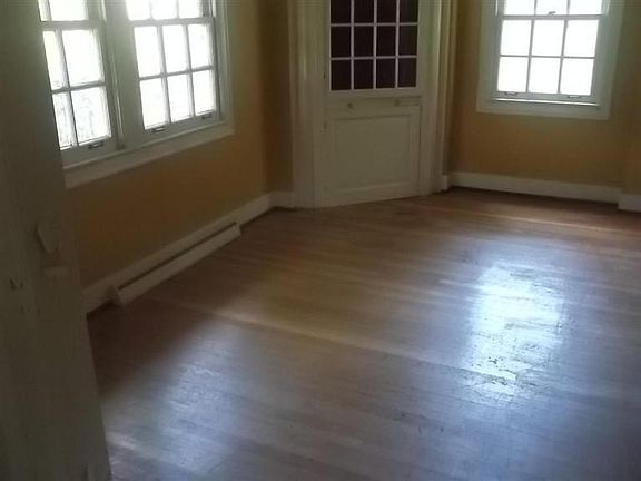 4th image of 125 Otterbein Ave