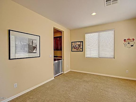 4th image of 656 E Diamond Dr