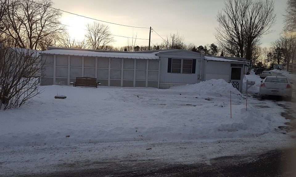 2nd image of 5 Hummingbird Dr