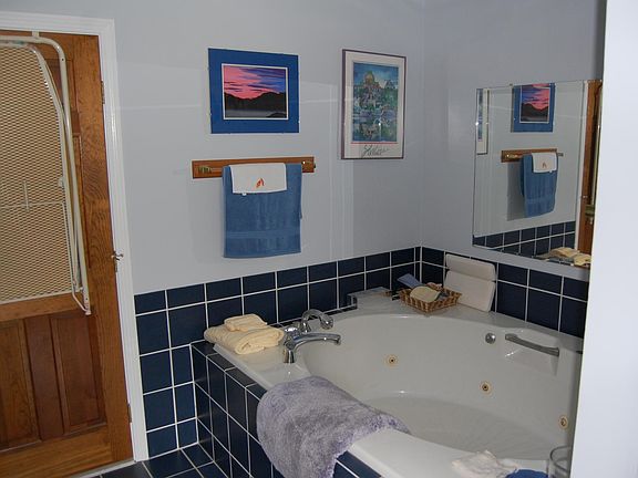 jacuzzi, master bath