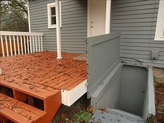 4th image of 14204 SE Upper Aldercrest Dr