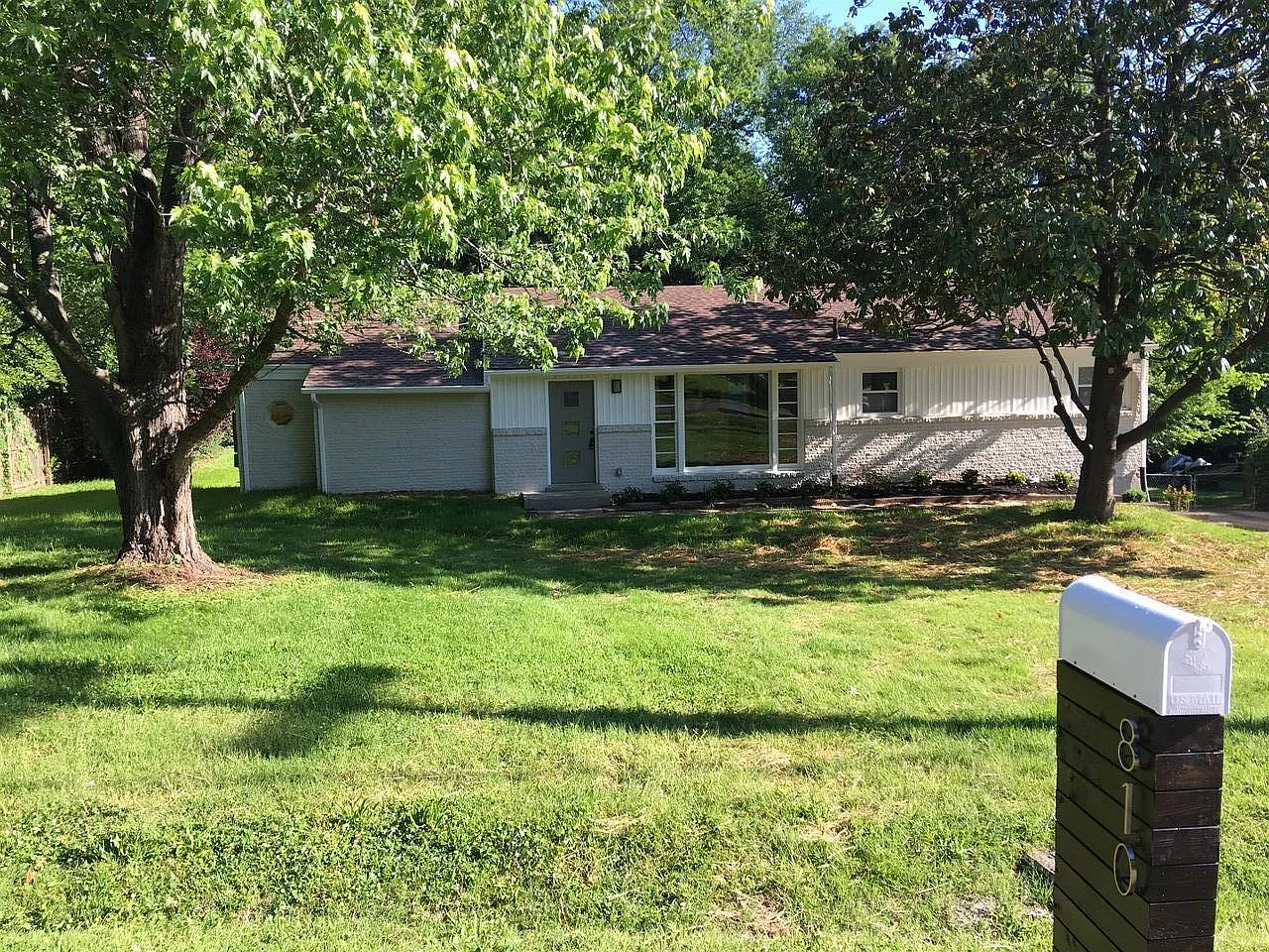 810 Chadwell Dr — Photo 1