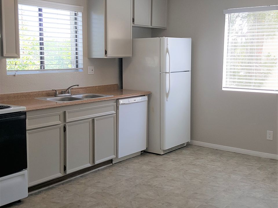 All major appliances included