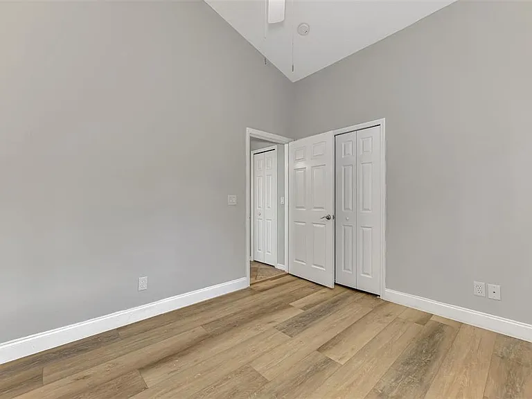 5271 Highbury Cir — Photo 37