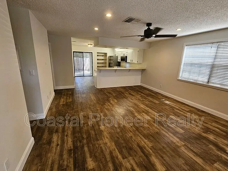 1003 Willow Pond Dr — Photo 5