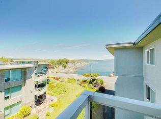 1270 Beach Dr #307, Oak Bay, BC V8S2N3