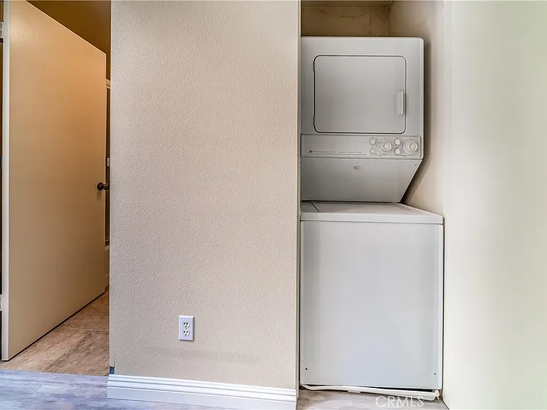 13236 Valleyheart Dr #102 — Photo 25