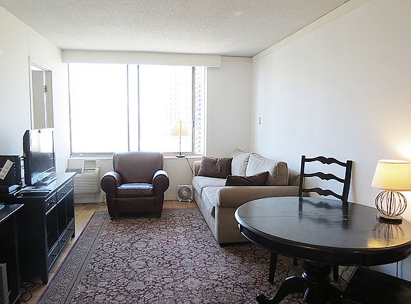3rd image of 353 E 72nd St APT 23A