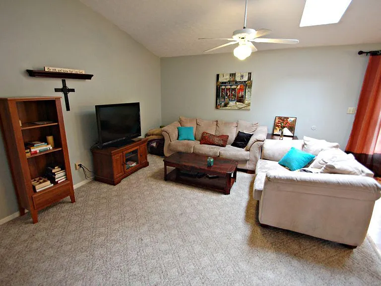 1293 Enochs Dr — Photo 9