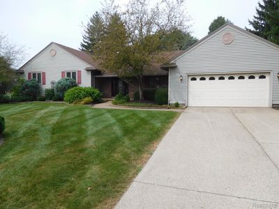9320 Oakmont Dr, Grand Blanc, MI, 48439