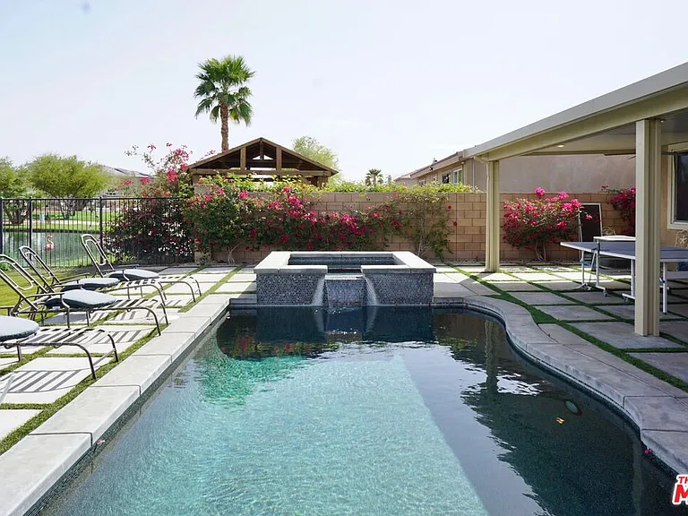 84330 Tramonto Way #84330 — Photo 9