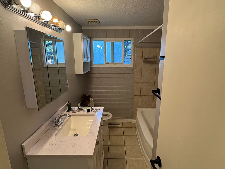 537 E Delno Dr — Photo 7