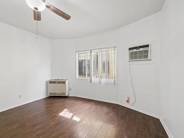 3416 Walton Ave — Photo 5