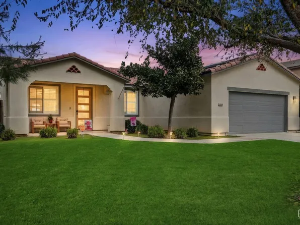 10706 Coronado Pointe Dr, Bakersfield, CA 93311